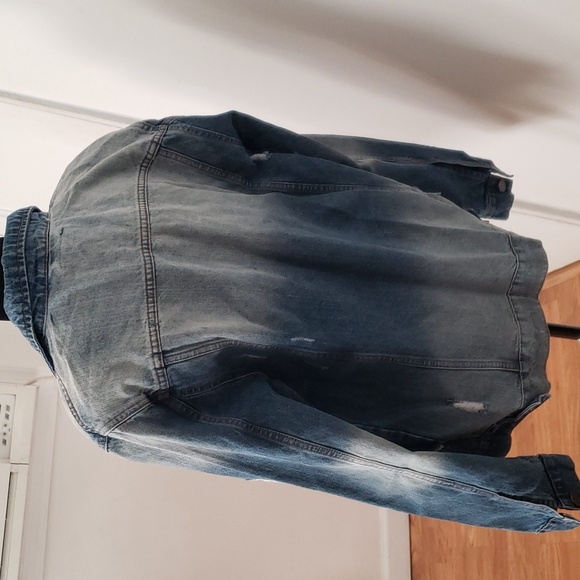 Distress Jean jacket - Picture 3 of 5